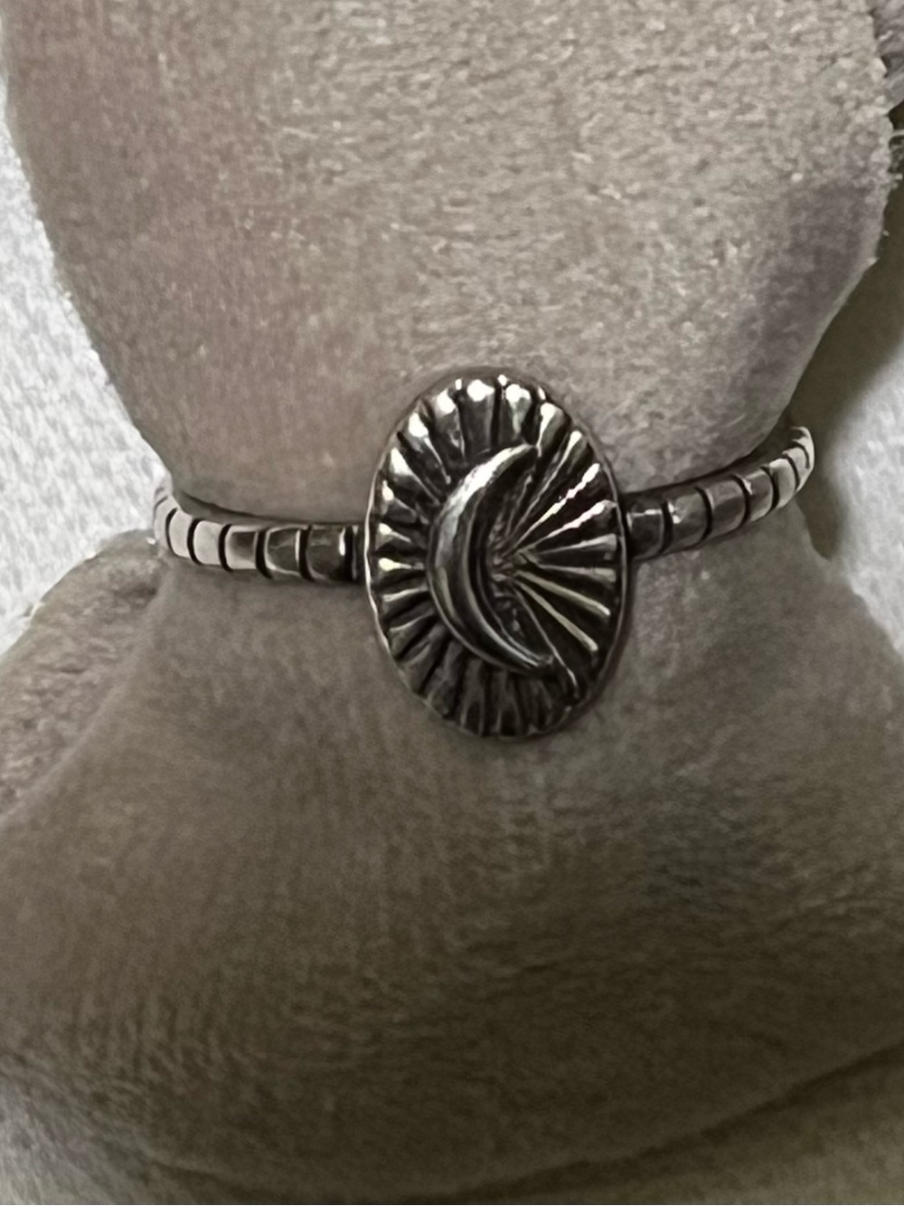 Sundance Vintage Handcrafted Sterling Silver Moon & Sunburst ring - size 9